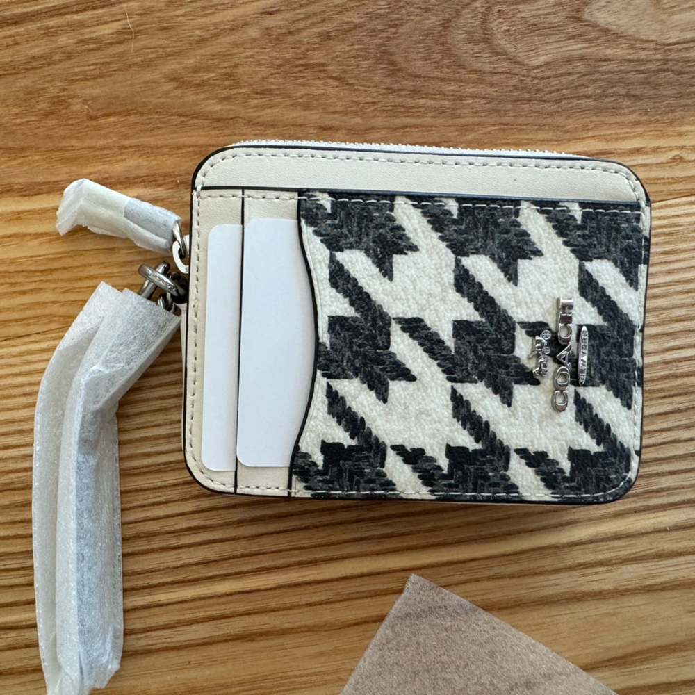 Coach wallet houndstooth black and cream